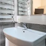 Deluxe D 25