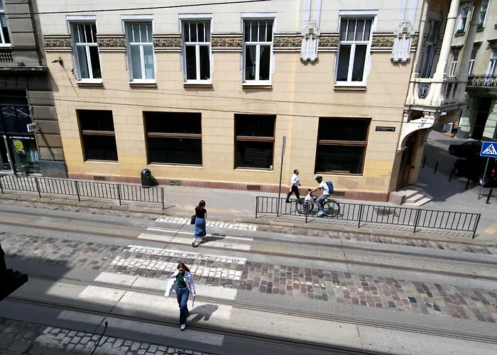 Deluxe D 25 Leópolis